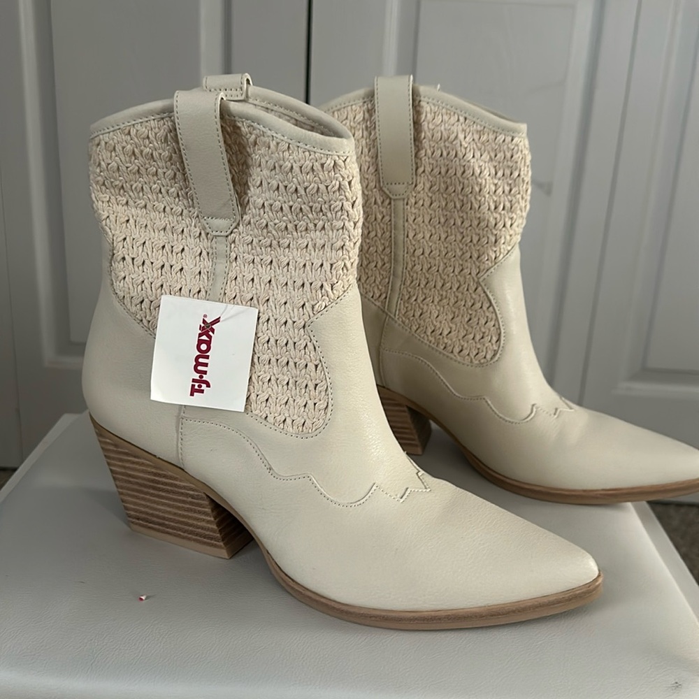 Dolce Vita booties